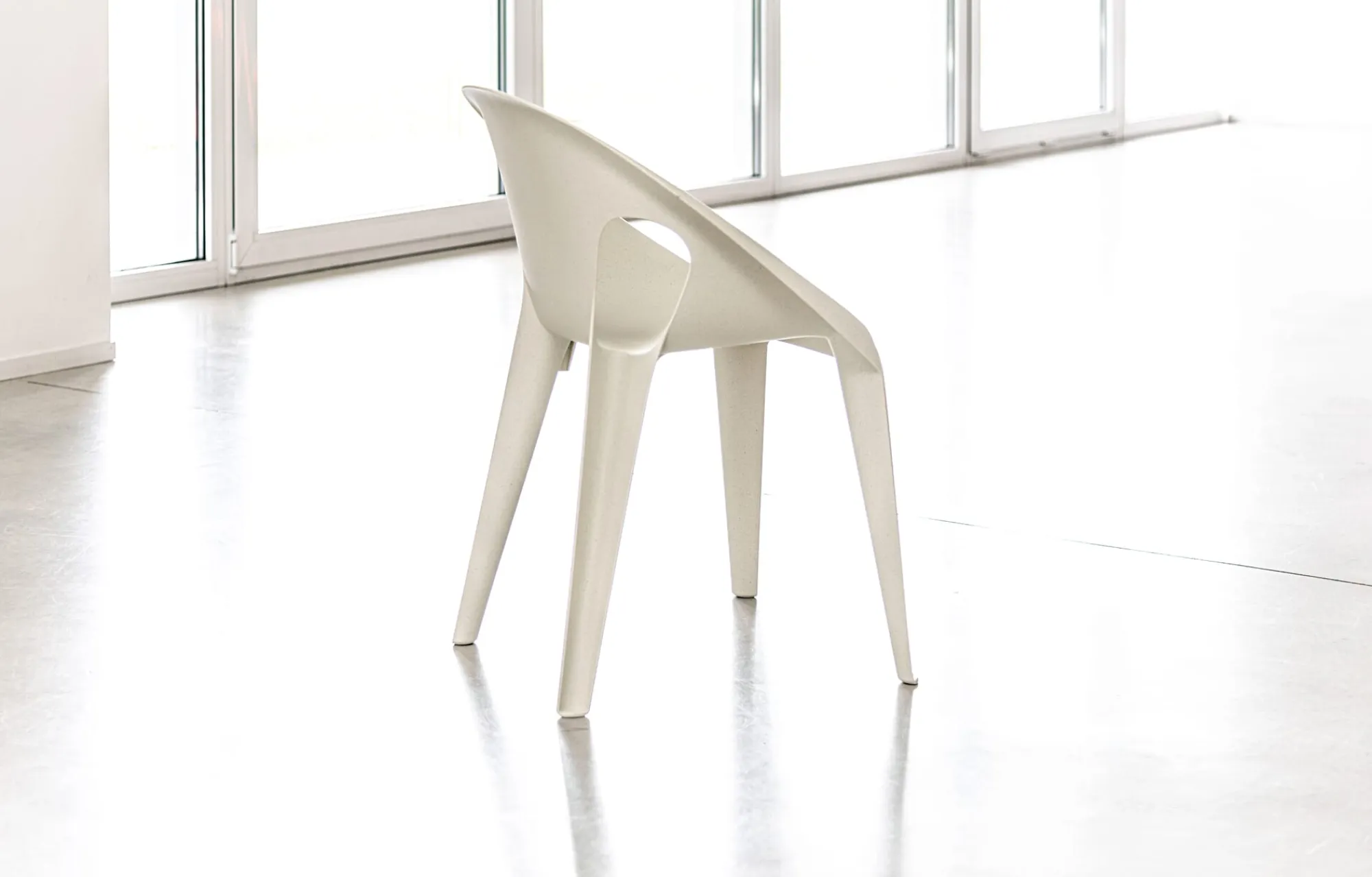 Gartenstühle * Magis Armlehnstuhl Bell Chair Weiß