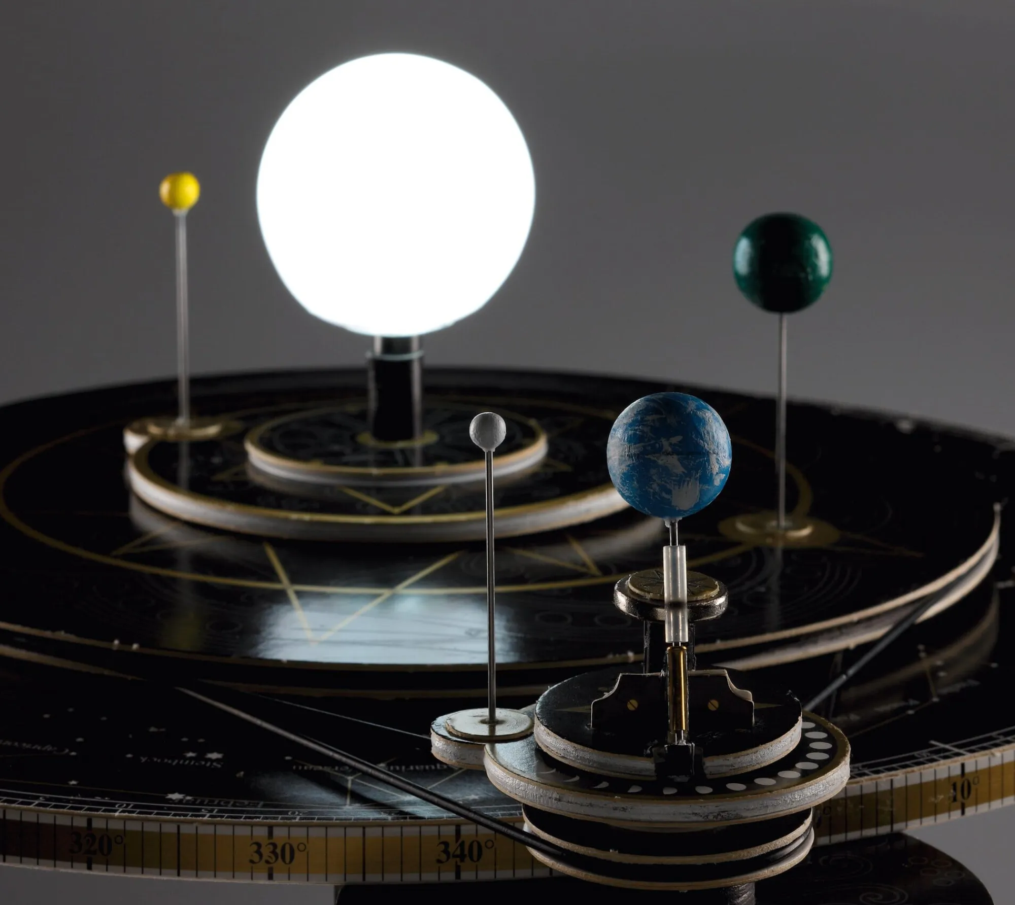 Physikalisches Spielzeug|Konstruktionsspiele * AstroMedia Kopernikus-Planetarium
