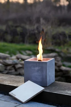 Gartenfackeln|Gartenbeleuchtung * Beske-Manufaktur Betonfeuer Würfel
