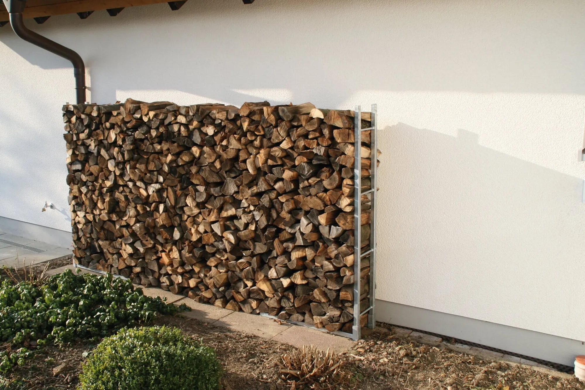 Kamin- & Ofenzubehör|Brennholzbearbeitung * Manufactum Brennholzregal Stahl verzinkt