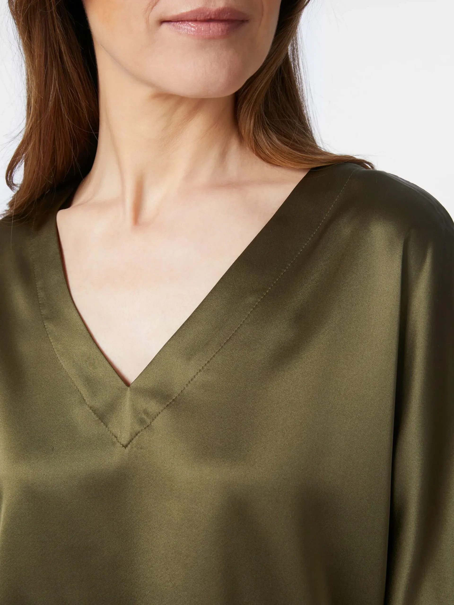 Blusen * LANIUS Damenbluse Seidensatin V-Ausschnitt Oliv