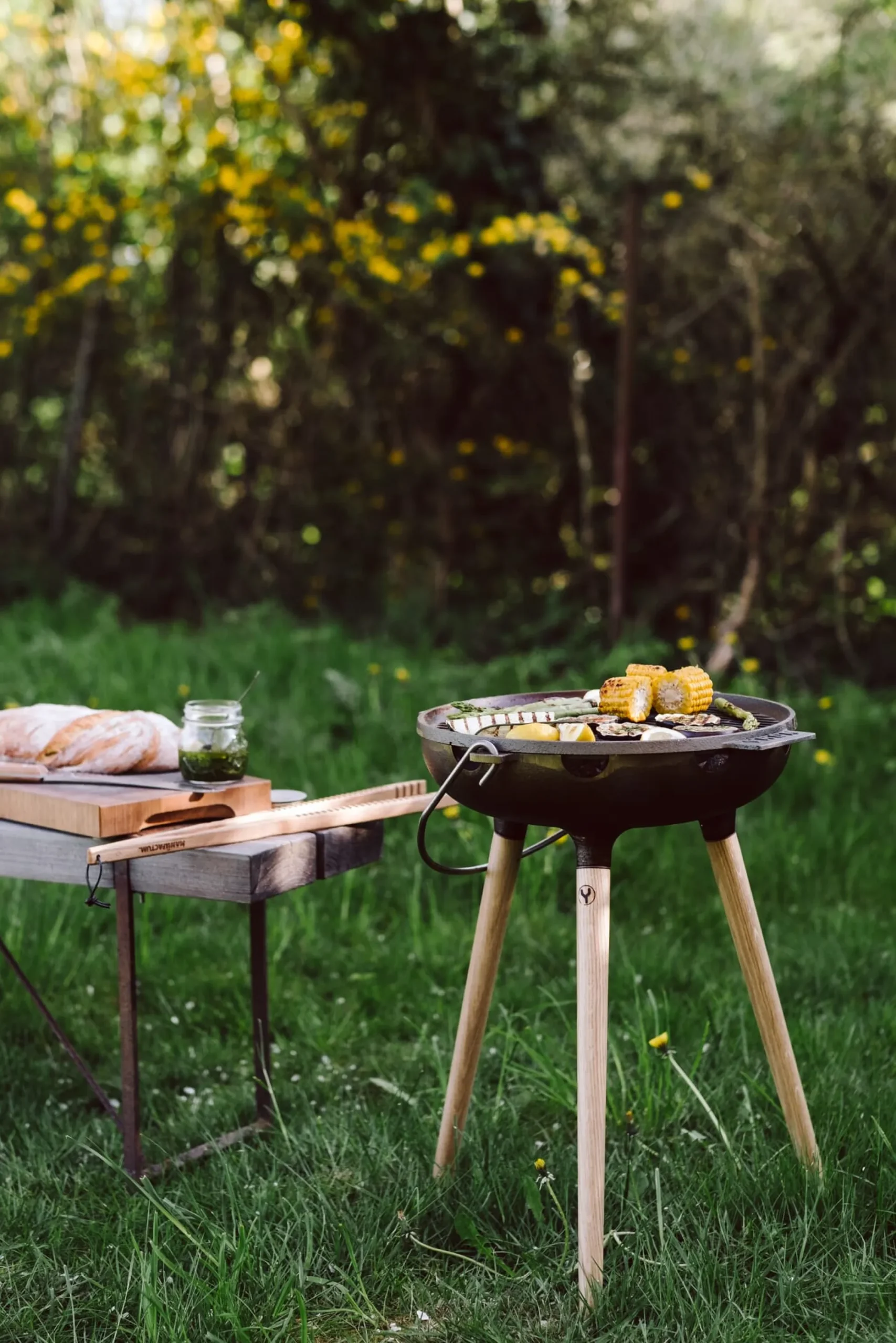 Gartenküche & Grills * Yron Dreibeingrill Gusseisen