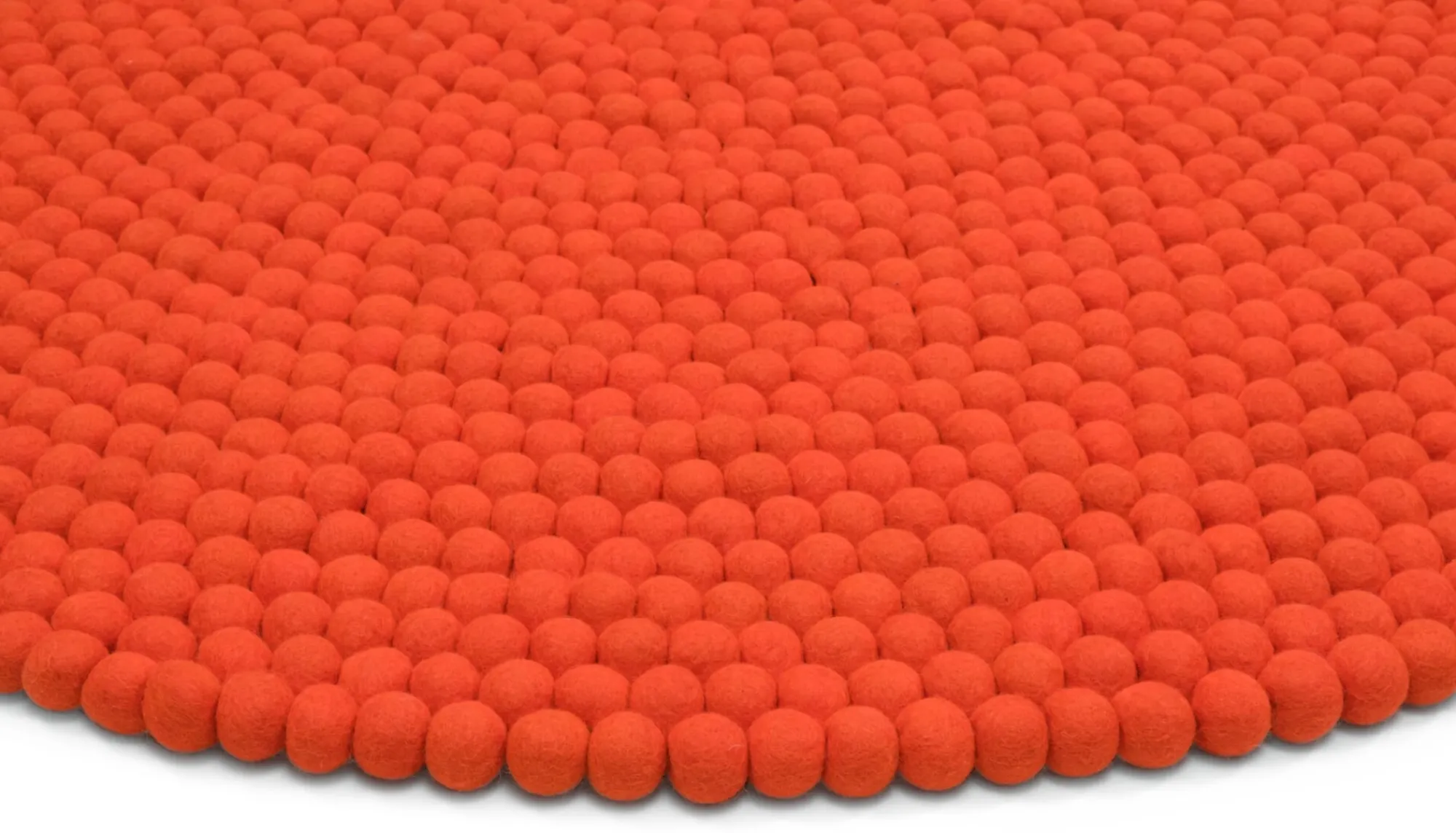 Teppiche * myfelt Filzkugelteppich