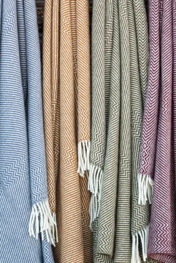 Decken * Røros Tweed Lammwolldecke Zickzack-Streifen Kattefot