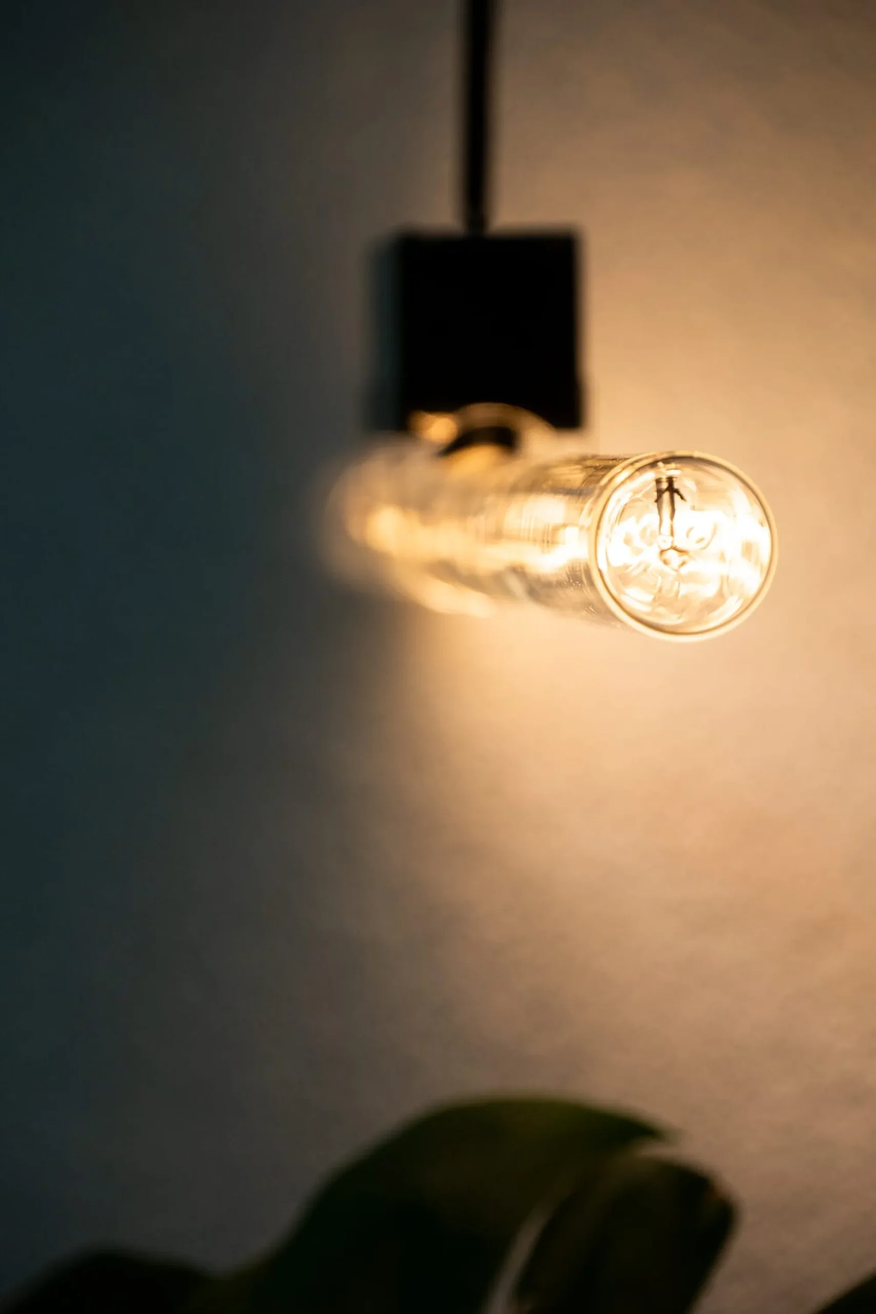 Leuchtmittel * LED-Linienlampe E27 klar