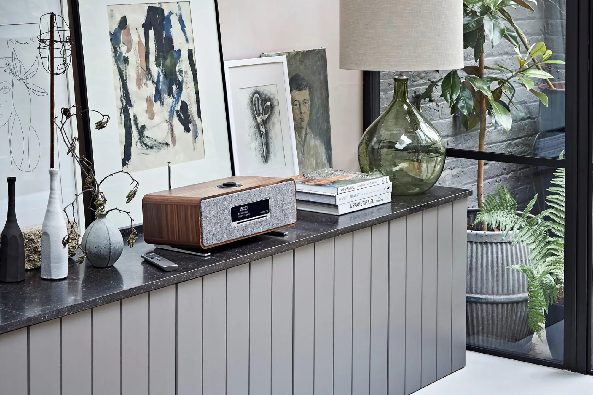 Wecker|Stereophonie * Ruark Audio Tisch-Stereoanlage R3S Nussbaum