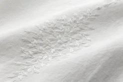 Tischwäsche * Charvet Editions Serviette Leinen Blätterränke Weiß