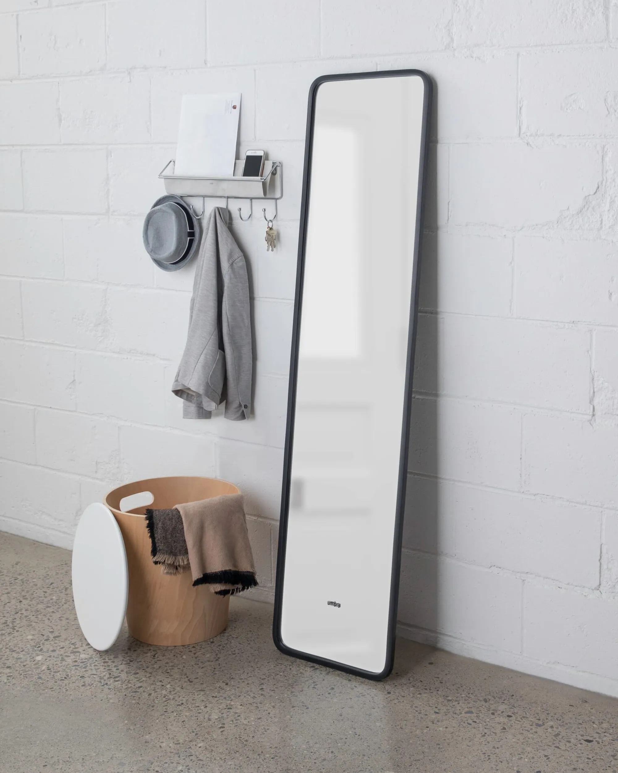 Kosmetikspiegel|Garderobe & Diele * umbra Standspiegel Hub