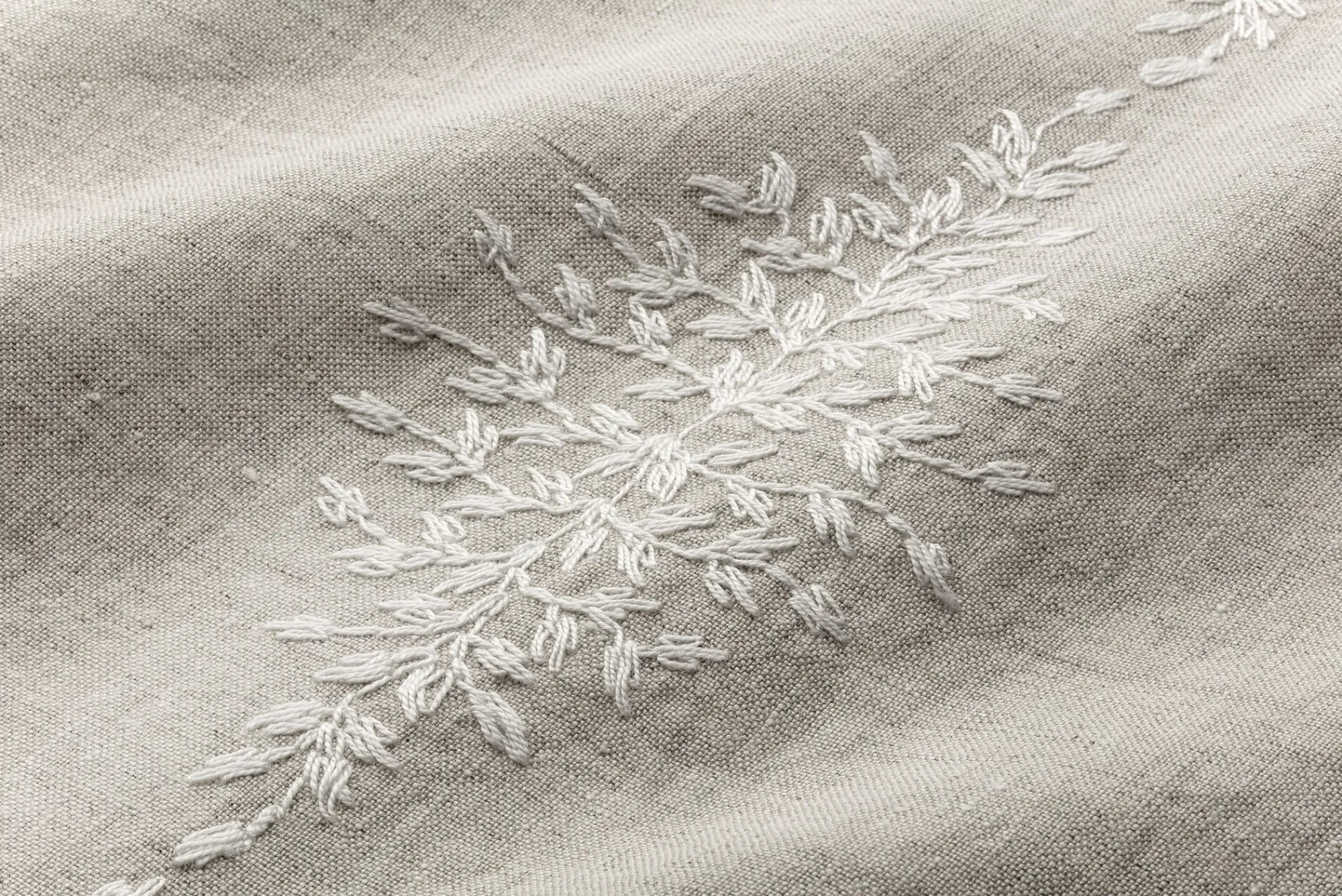 Tischwäsche * Charvet Editions Tischdecke Leinen Blätterranke Natur