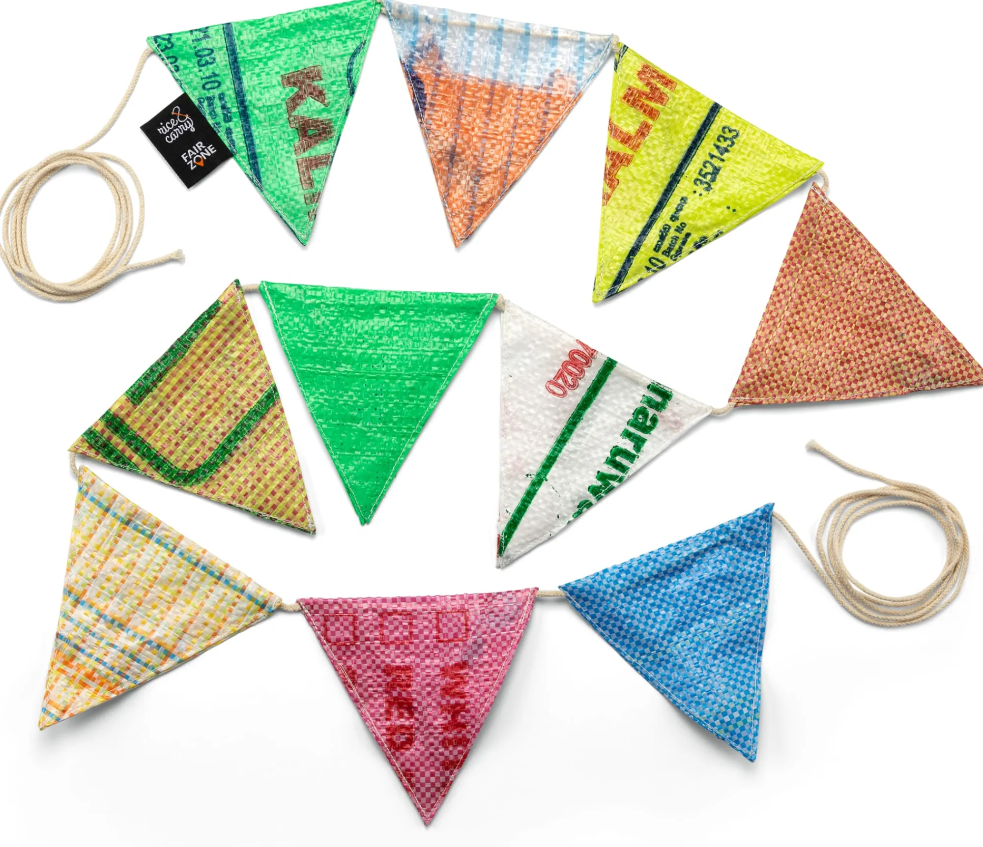 Wohnaccessoires * Fair Squared Wimpelkette Upcycling